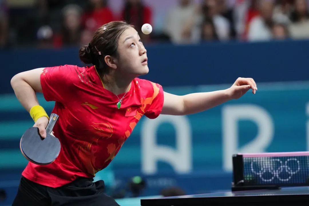 [NBA]文森特传球失误 布朗抢断反击双手灌筐.