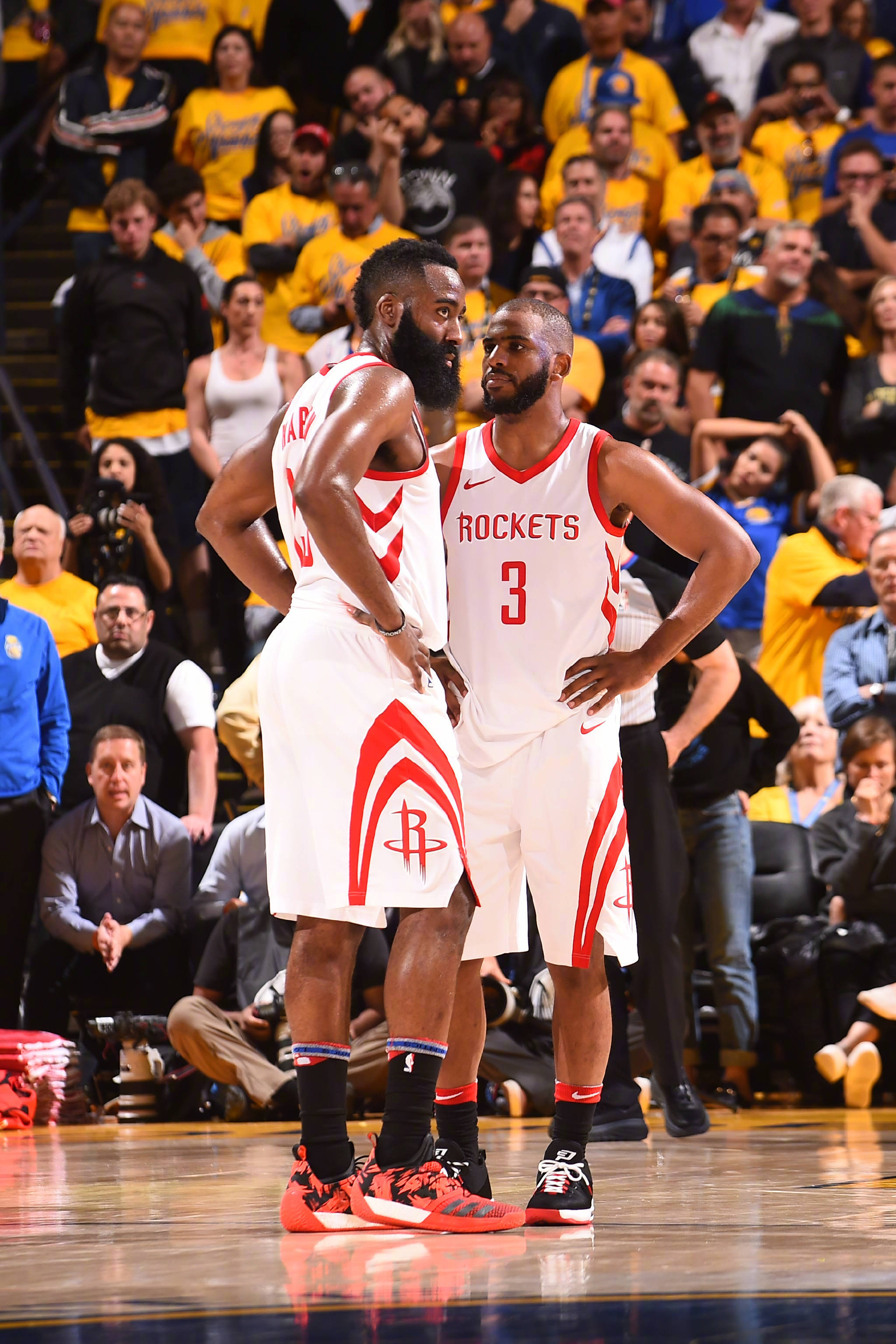 狼人炸弹摔重现UFC铁笼,日本选手后脑惨遭重重